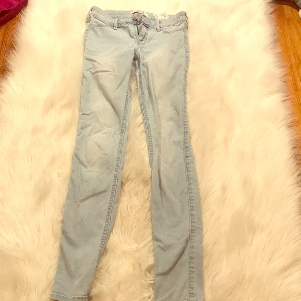 Hollister light washed skinny jeans